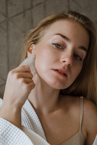 Want A Natural Face Lift? Here’s the Beauty Benefits of Gua Sha